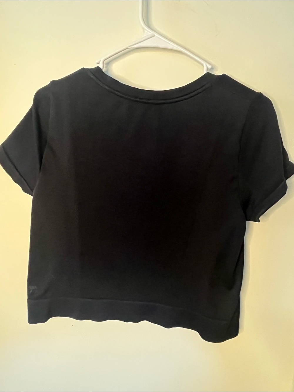 All in motion black textured crop top - Picture 3 of 6